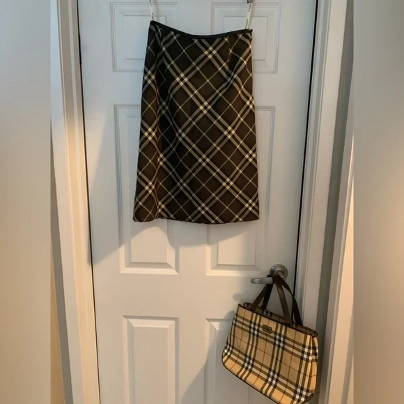 Burberry London Green/Black/Neutral  Plaid A-Line Skirt - Picture 3 of 10